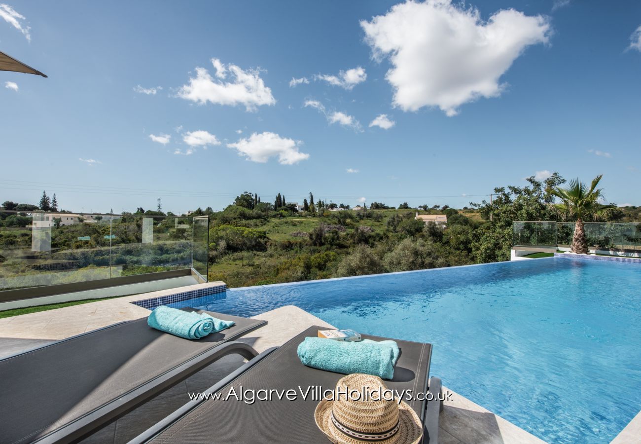 Villa in Armação de Pêra - Catalina
