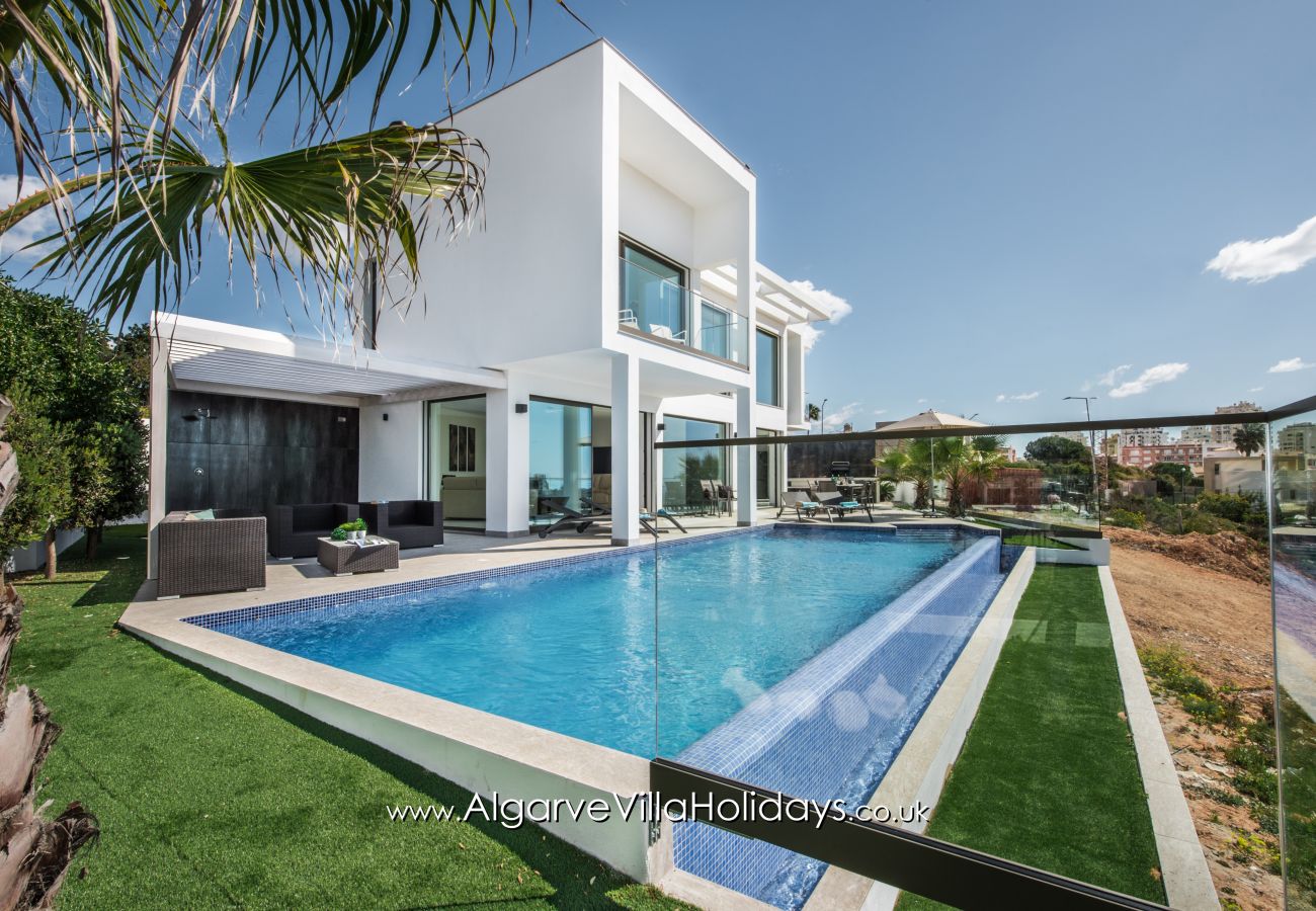 Villa in Armação de Pêra - Catalina