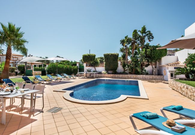 Villa à Galé - Luís Villa à Galé - Luís