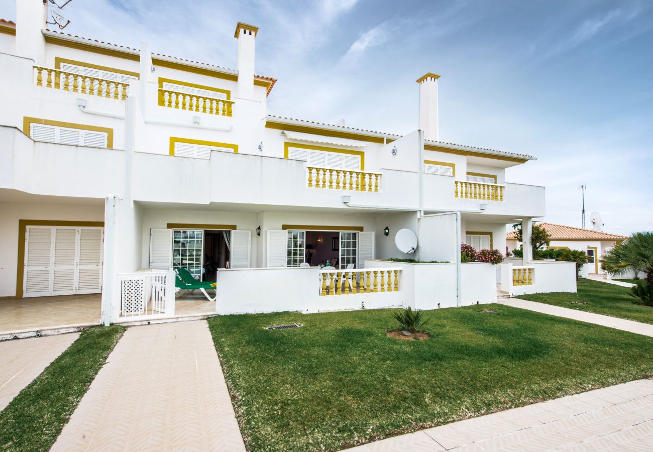 Apartamento em Galé - Apartment S - O Monte