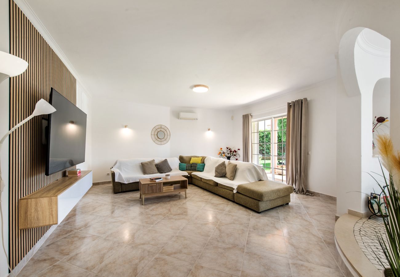 Villa em Galé - Clara