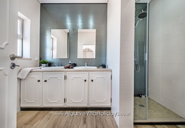 Villa em Galé - Luís Villa em Galé - Luís