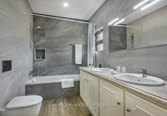 Villa em Galé - Luís Villa em Galé - Luís