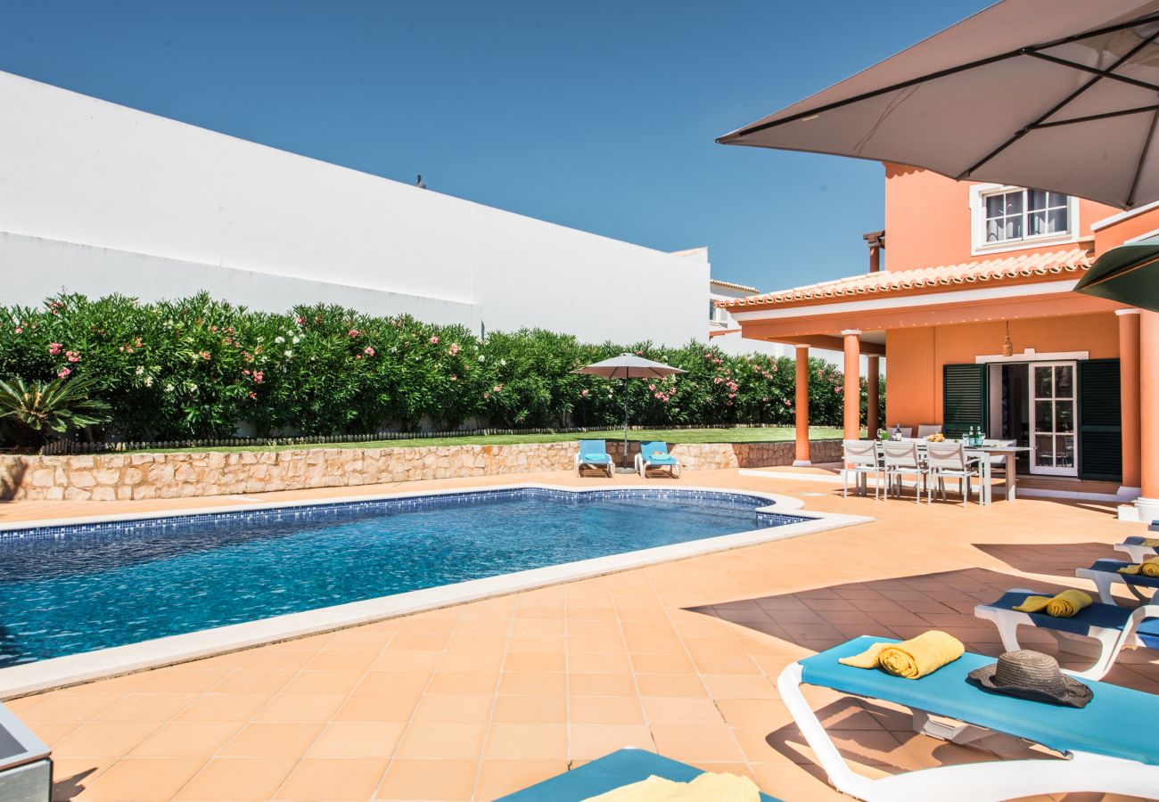 Villa em Galé - Luís