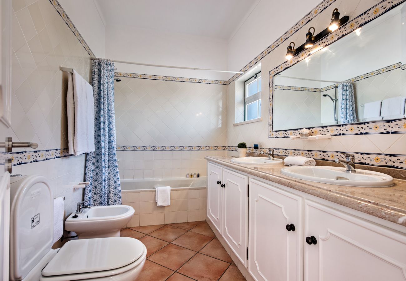 Villa em Galé - Luís