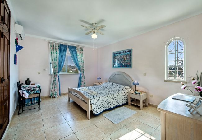 Villa em Vale Rebelho - Marco Real Villa em Vale Rebelho - Marco Real