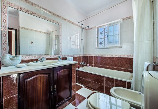 Villa em Vale Rebelho - Marco Real Villa em Vale Rebelho - Marco Real