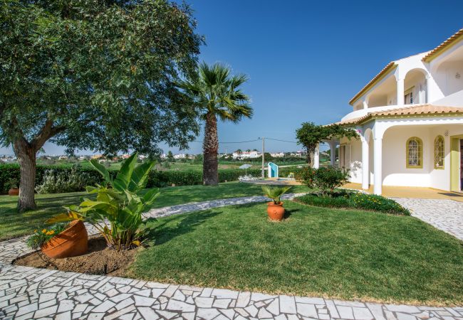 Villa em Vale Rebelho - Marco Real Villa em Vale Rebelho - Marco Real