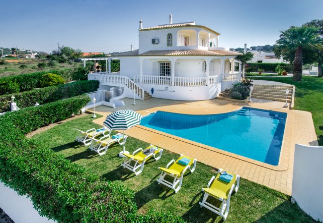 Villa em Vale Rebelho - Marco Real Villa em Vale Rebelho - Marco Real