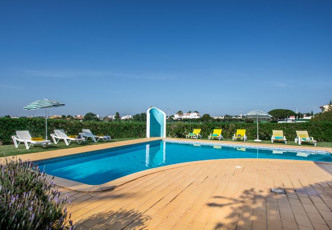 Villa em Vale Rebelho - Marco Real Villa em Vale Rebelho - Marco Real