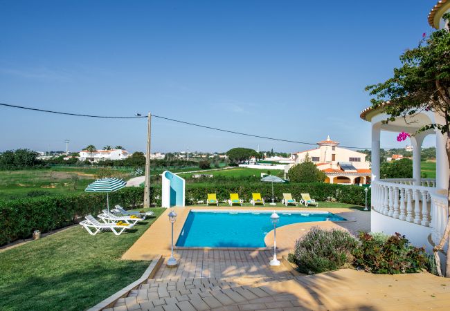 Villa em Vale Rebelho - Marco Real Villa em Vale Rebelho - Marco Real