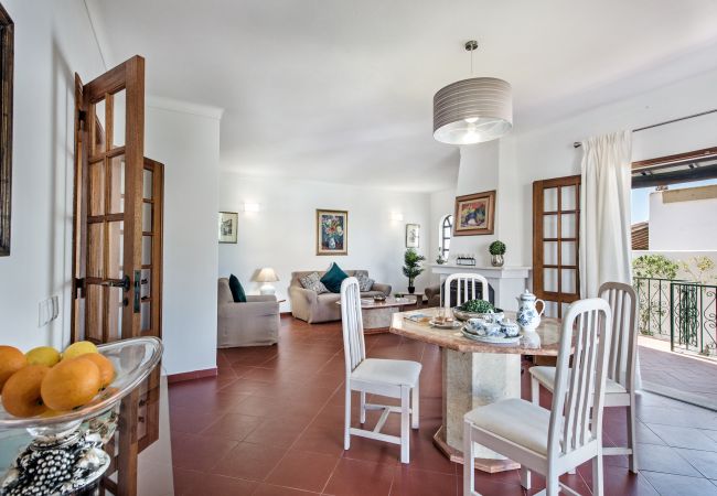 Villa em Vale Rebelho - Iris Villa em Vale Rebelho - Iris