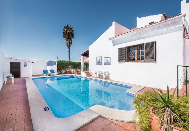 Villa em Vale Rebelho - Iris Villa em Vale Rebelho - Iris