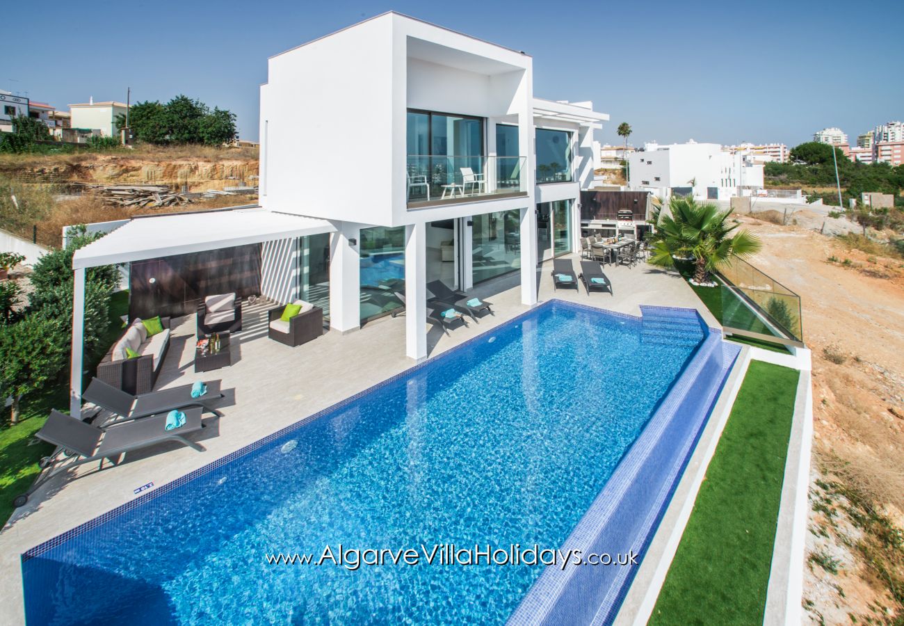 Villa em Armação de Pêra - Catalina