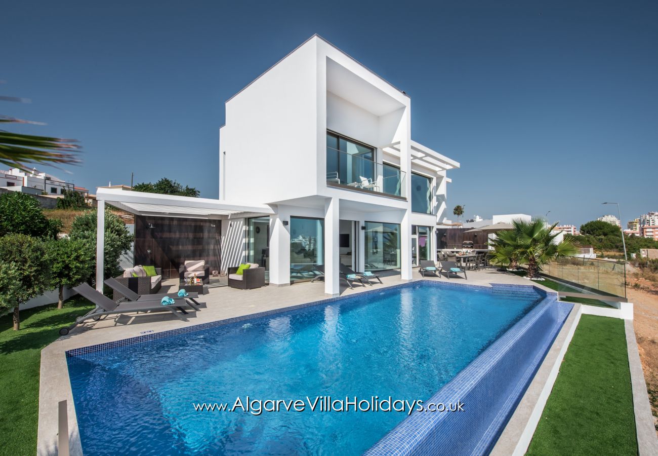 Villa em Armação de Pêra - Catalina