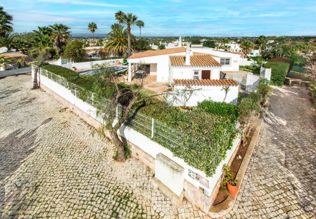 Villa em Guia - Casa Celina Villa em Guia - Casa Celina
