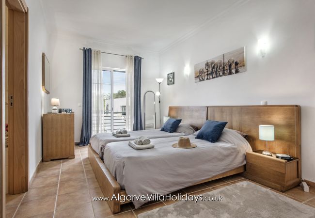 Villa em Alcantarilha - Rosemary Villa em Alcantarilha - Rosemary