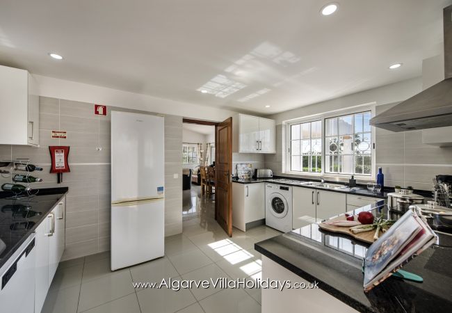 Villa in Guia - Buganvilia Villa in Guia - Buganvilia