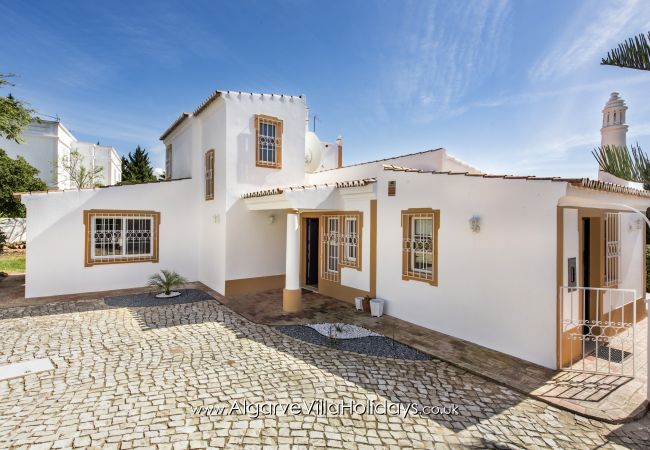 Villa in Guia - Buganvilia Villa in Guia - Buganvilia