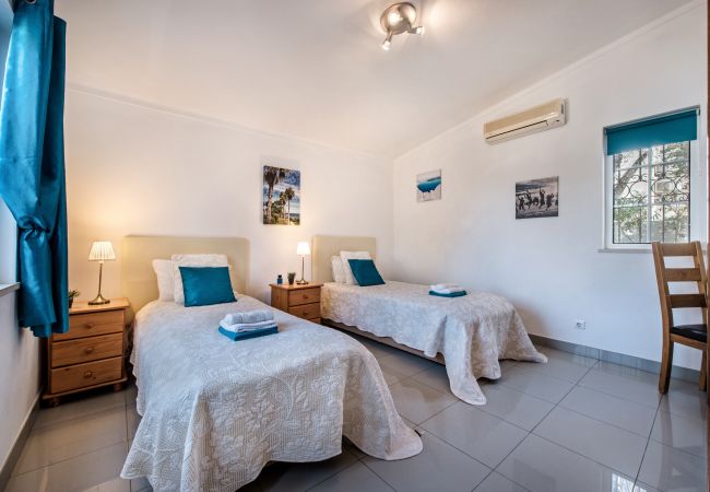 Villa in Guia - Buganvilia Villa in Guia - Buganvilia