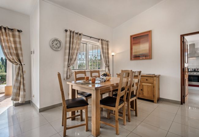 Villa in Guia - Buganvilia Villa in Guia - Buganvilia