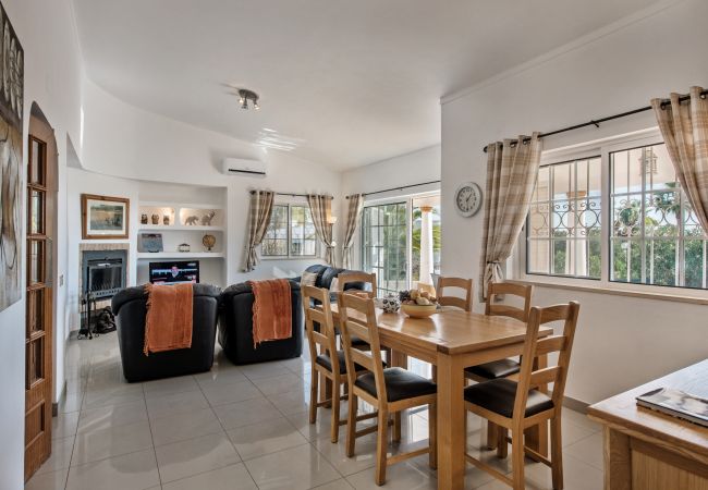 Villa in Guia - Buganvilia Villa in Guia - Buganvilia