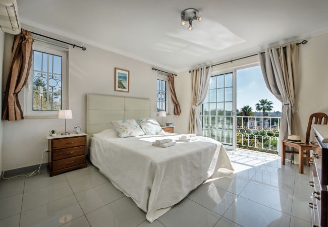 Villa in Guia - Buganvilia Villa in Guia - Buganvilia