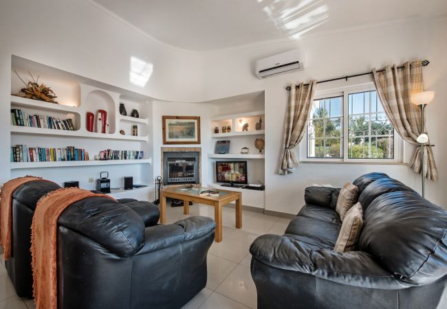 Villa in Guia - Buganvilia Villa in Guia - Buganvilia