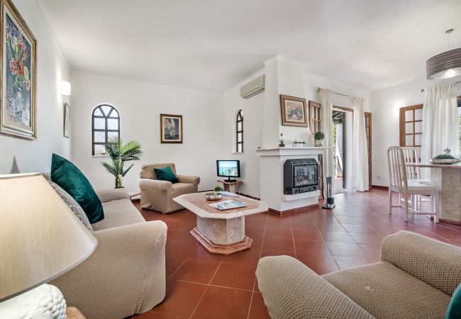 Villa in Vale Rebelho - Iris Villa in Vale Rebelho - Iris