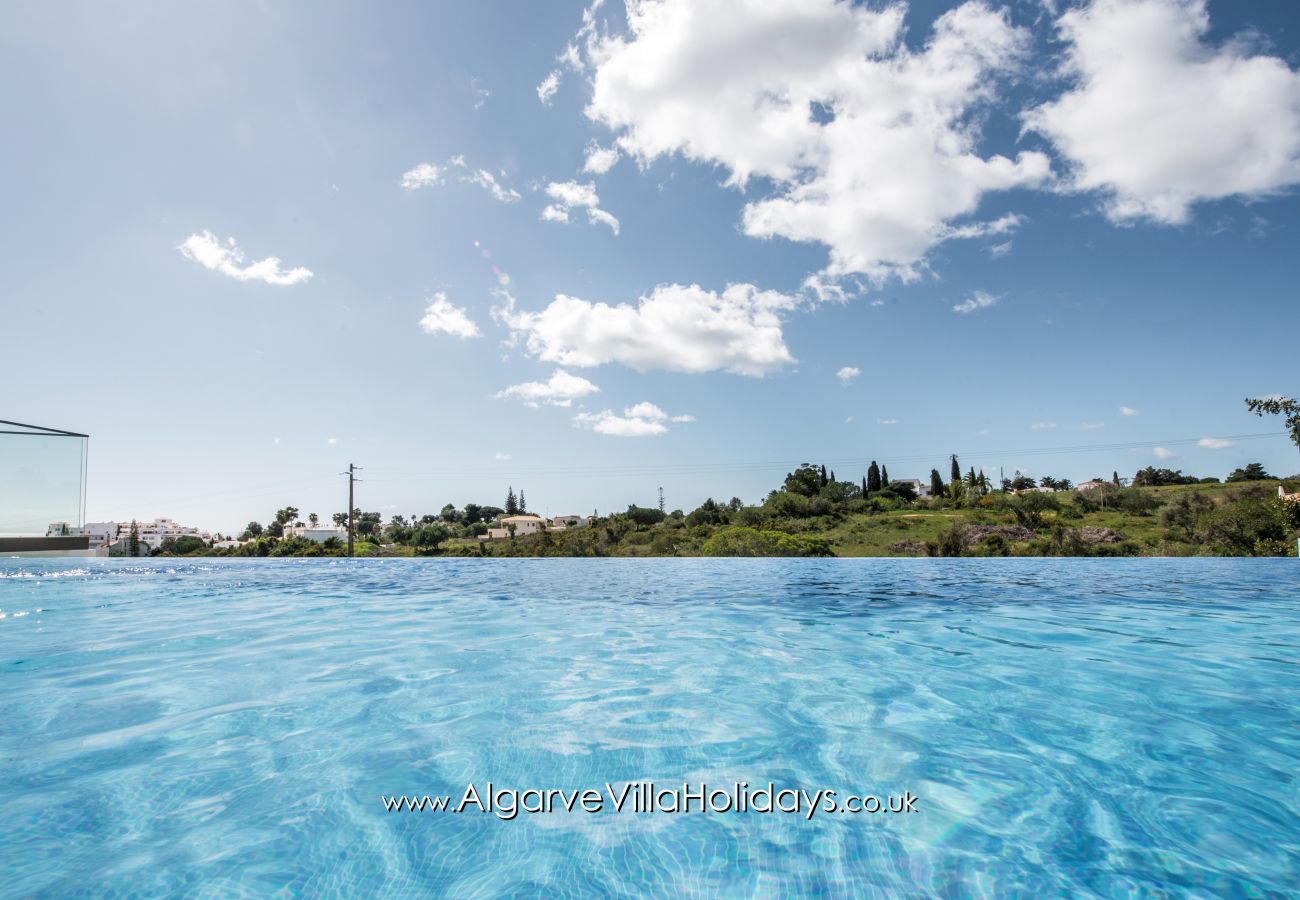 Villa in Armação de Pêra - Catalina