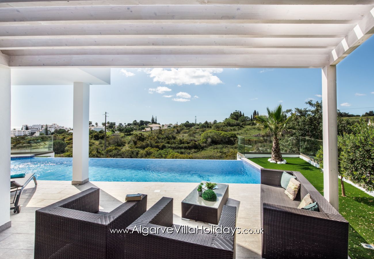 Villa in Armação de Pêra - Catalina