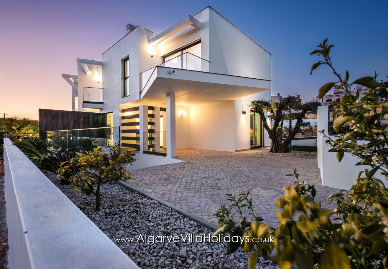 Villa in Armação de Pêra - Catalina