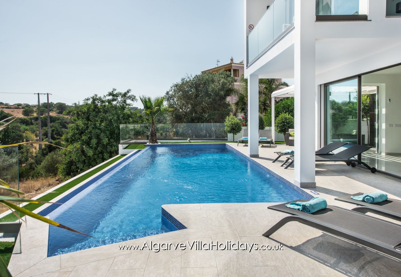 Villa in Armação de Pêra - Catalina