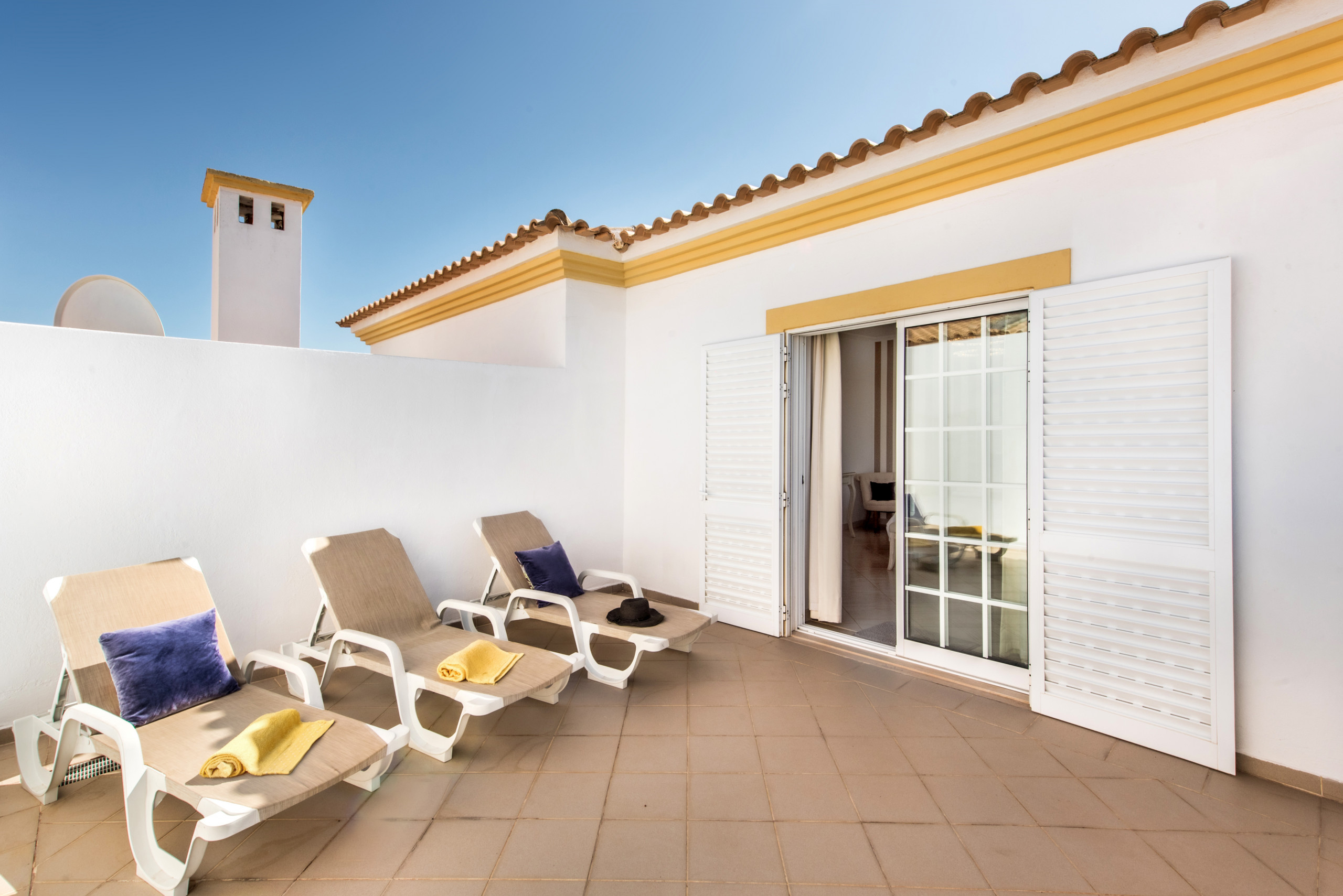 Apartment N O Monte Apartments in Galé