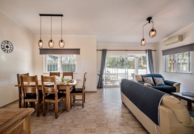 Villa in Guia - Casa Celina Villa in Guia - Casa Celina