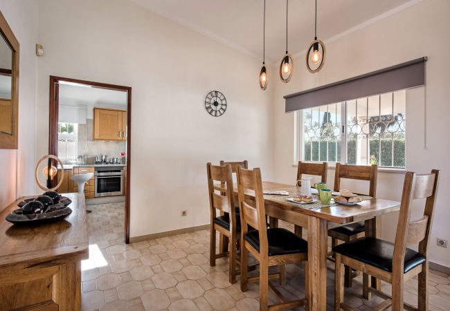 Villa in Guia - Casa Celina Villa in Guia - Casa Celina