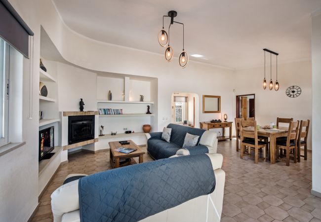 Villa in Guia - Casa Celina Villa in Guia - Casa Celina