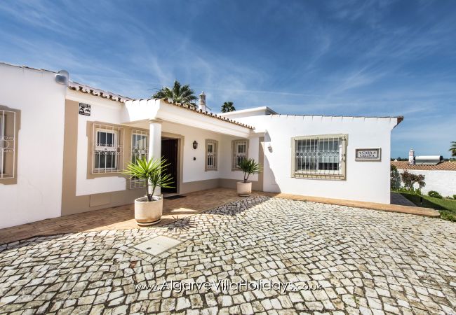 Villa in Guia - Casa Celina Villa in Guia - Casa Celina