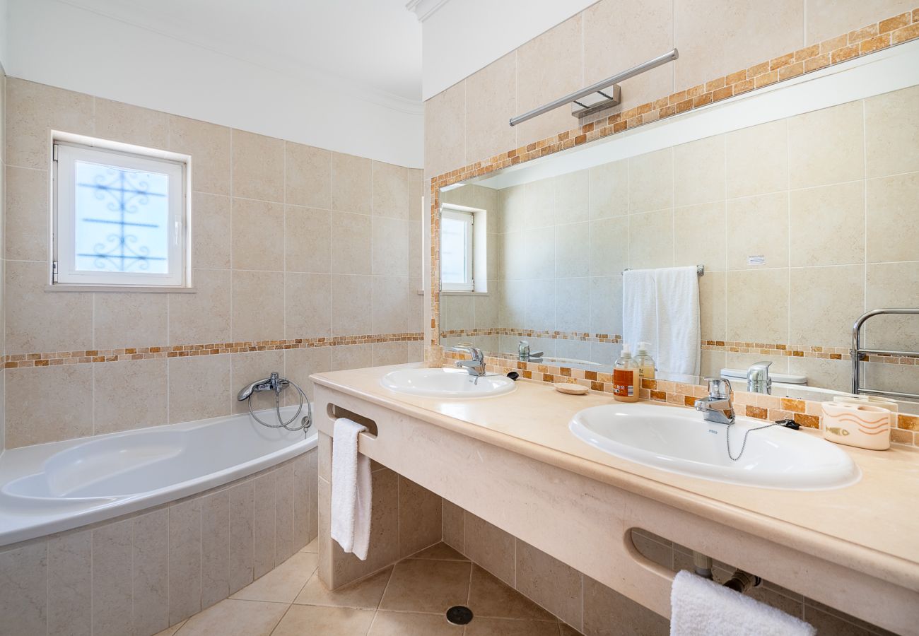 Villa in Albufeira - Villa Toriba