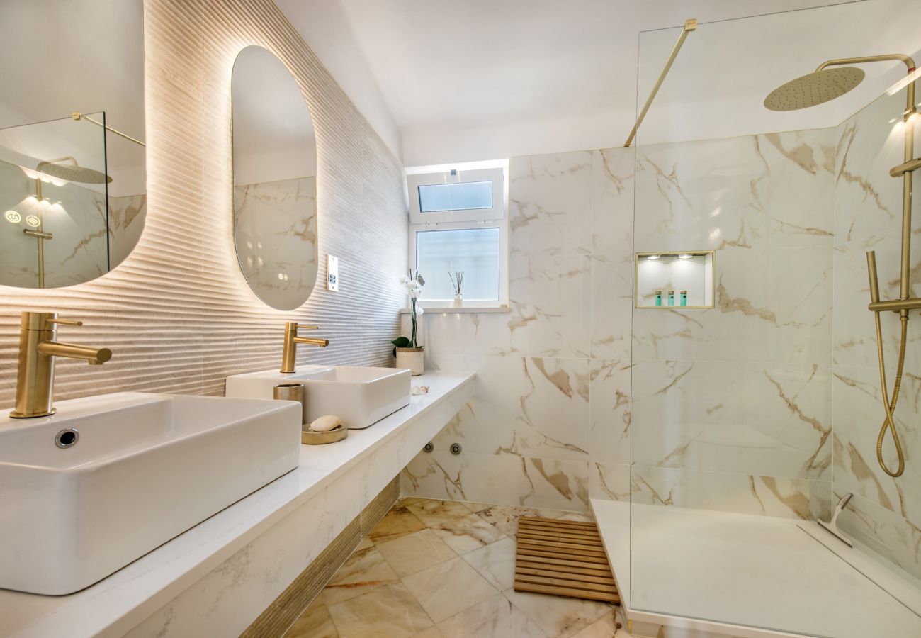Villa in Albufeira - The Beach House